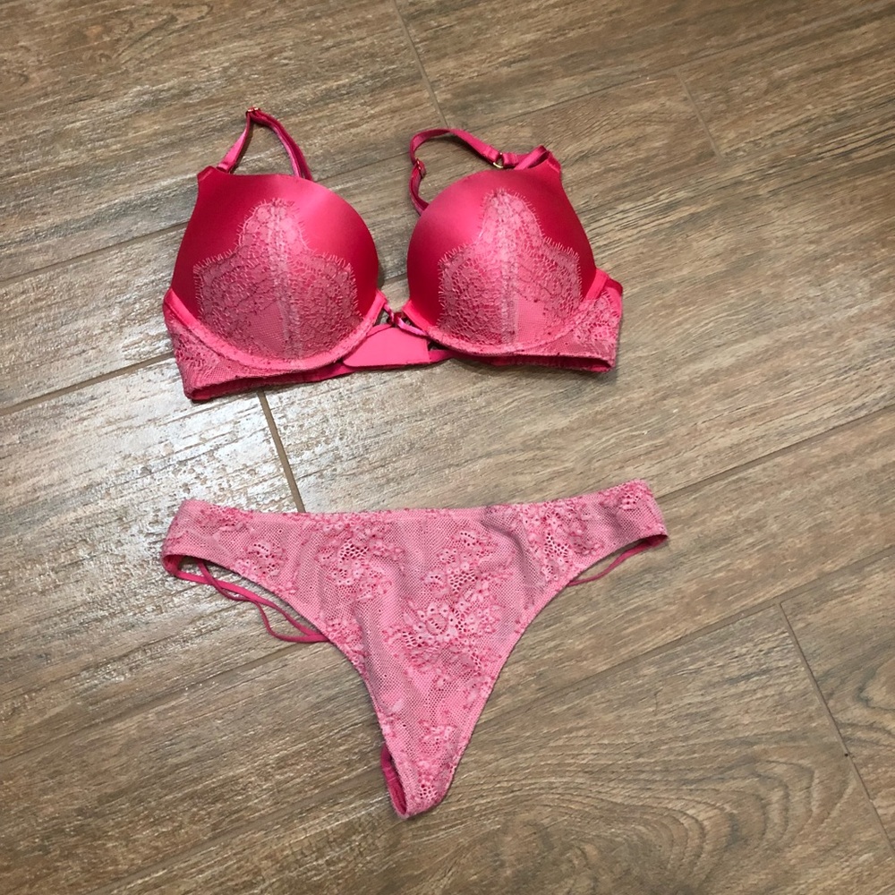 ❌ SOLD NWOT bombshell bra set